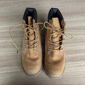 Size 4 Timberland shoes